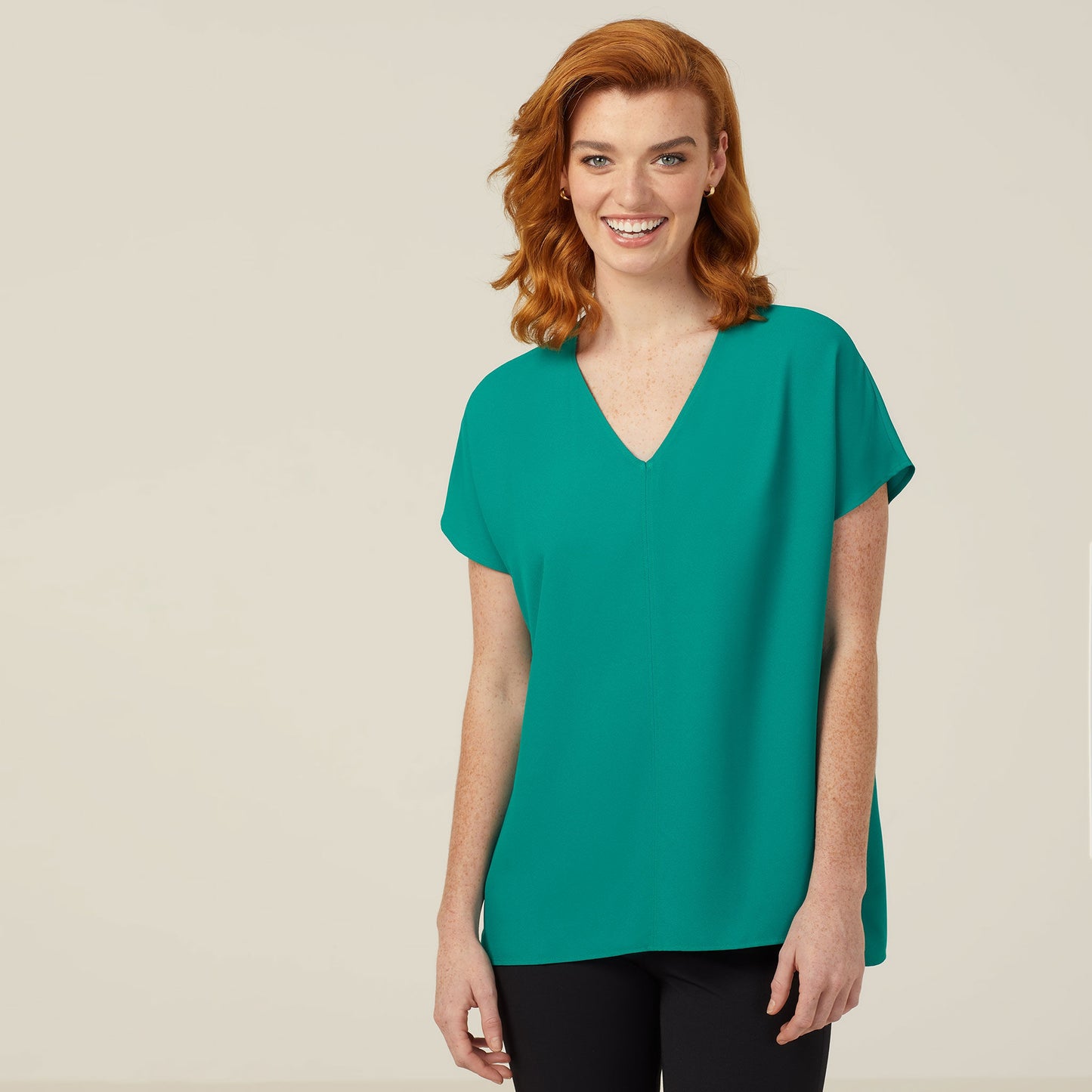 CATUPU-FRENCH GEORGETTE SHORT SLEEVE V-NECK TOP