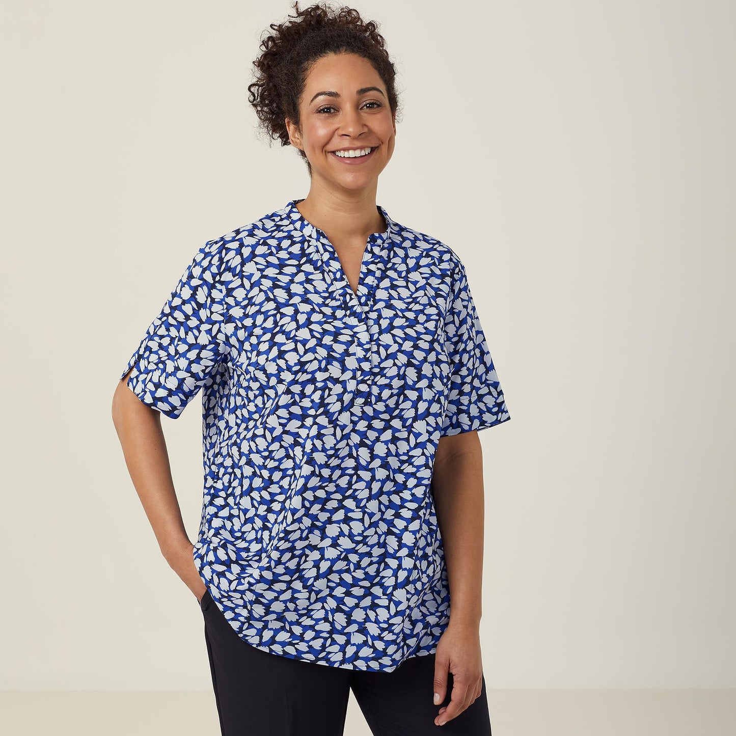 CATUHU-ANTIBACTERIAL PETAL PRINT SHORT SLEEVE TUNIC